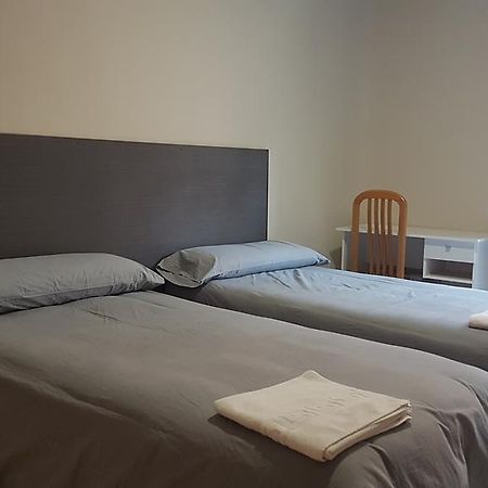 Hostal La Estacion Tarancon Ngoại thất bức ảnh