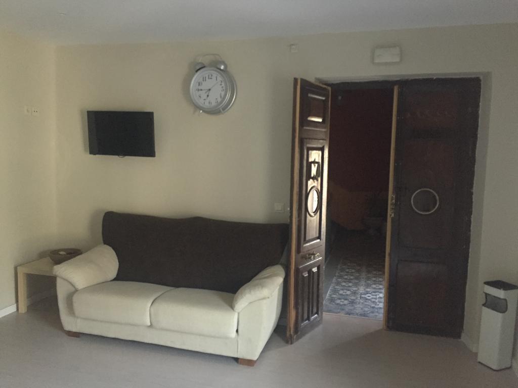 Hostal La Estacion Tarancon Ngoại thất bức ảnh